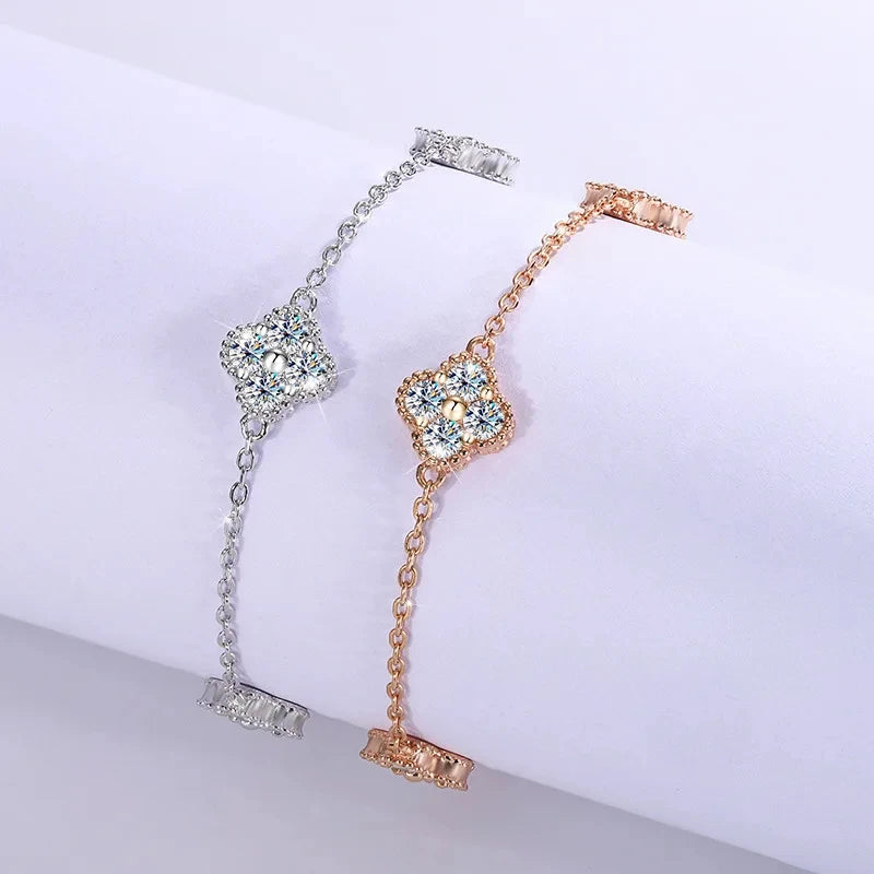 Pulseira Feminina Trevo de Luz – Clássica em Prata 925 com Pedra Moissanite